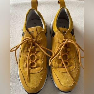 TENNIS YELLOW COLOR LETTER ORIGINAL